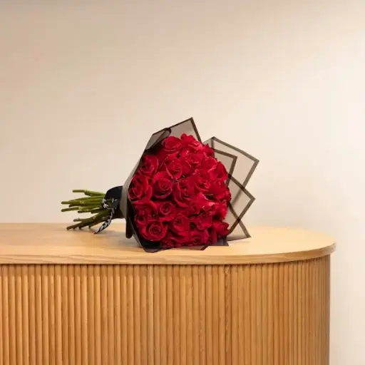 [225] Red Love Flowers Bouquet | Code 225